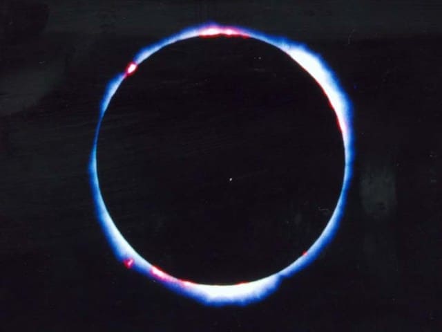 Éclipse du 11 août 1999 - Protubérances - Thierry NEUMAN